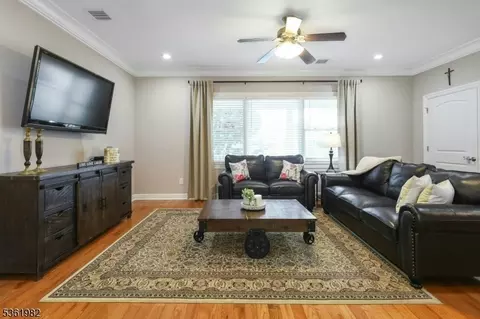 143 Maple Ave, Wallington, NJ 07057 photo 32