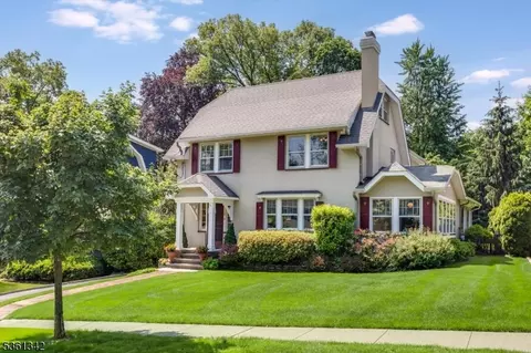 16 Wellesley Rd, Montclair, NJ 07043