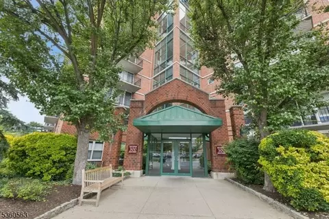 300 Main St UNIT 812, Little Falls, NJ 07424