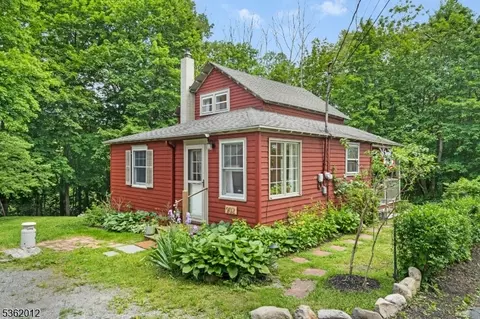 902 Mount Benevolence Rd, Newton, NJ 07860