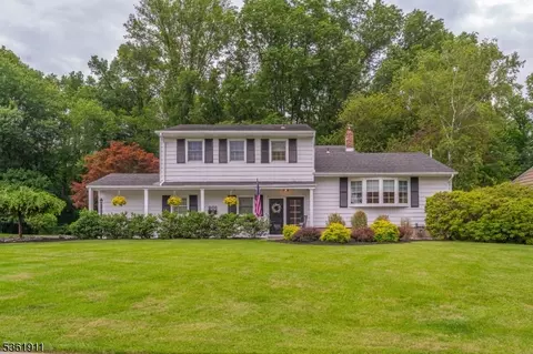 201 Dorset Dr, Clark, NJ 07066
