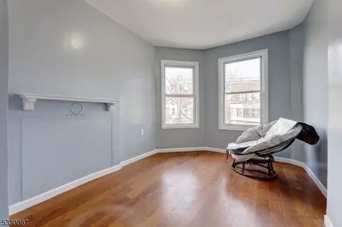 882 S 16th St, Newark, NJ 07108 photo 4