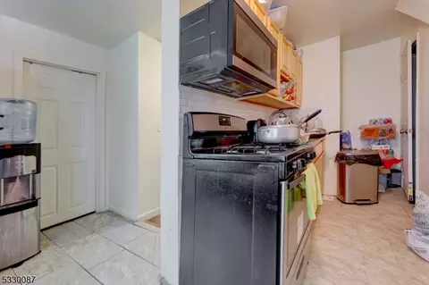 882 S 16th St, Newark, NJ 07108 photo 21