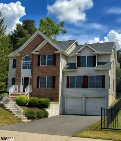 15 Mckelvie St, Budd Lake, NJ 07828