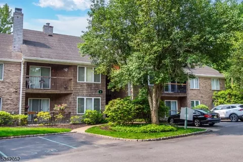 1 Tulip Cres #2C, Little Falls, NJ 07424