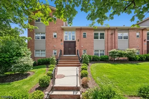 29 Upper Mountain Ave #4, Montclair, NJ 07042