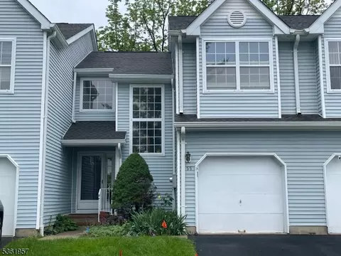 55 Weatherhill Rd, Hamburg, NJ 07419