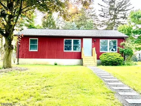 605 High St, Hackettstown, NJ 07840