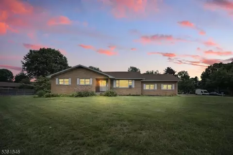 89 S Hillside Ave, Succasunna, NJ 07876