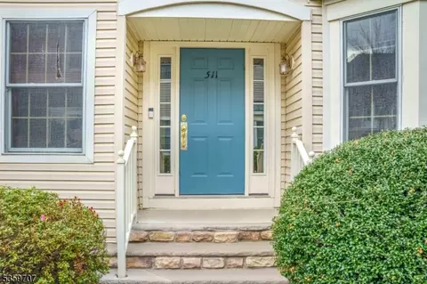 511 Binghampton Ln, Livingston, NJ 07039