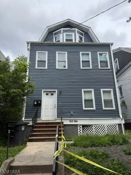 742 S 10th St, Newark, NJ 07108