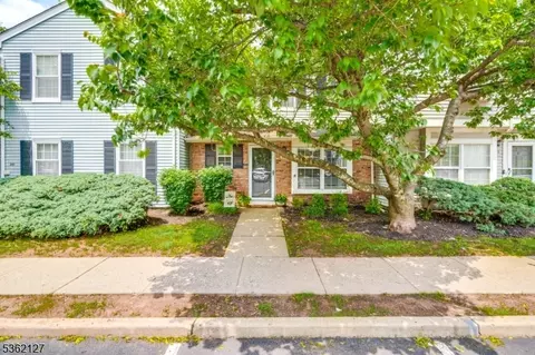 362 Aldeburgh Ave, Somerset, NJ 08873