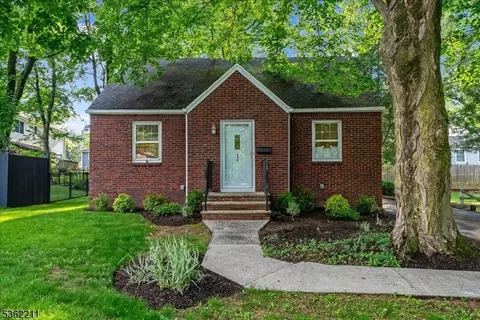 248 Knickerbocker Rd, Closter, NJ 07624