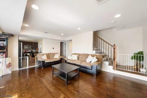 307 Elizabeth Ave #4, Linden, NJ 07036