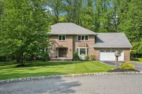 4 Shelter Cove Rd, Morris Plains, NJ 07950