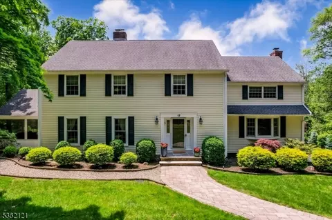 17 Olsen Dr, Warren, NJ 07059