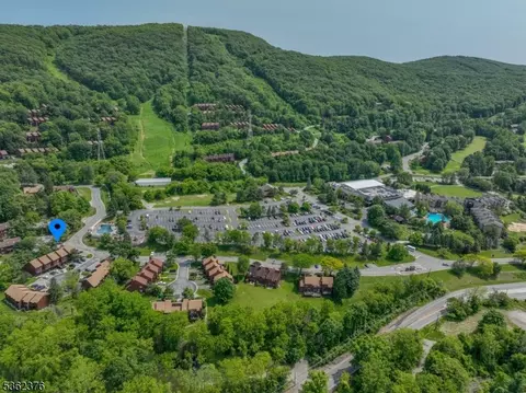 2 Jackson Hole 8 #8, Vernon, NJ 07462