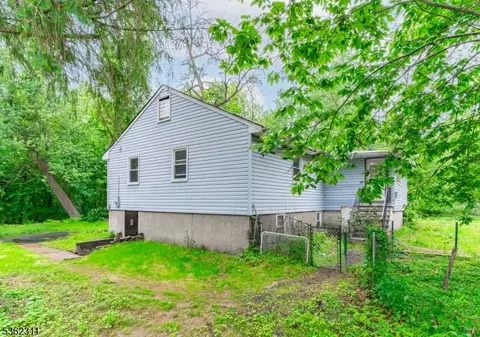 237 Whitmore Ave, Wayne, NJ 07470 photo 4