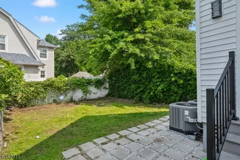 31 Vanderbeck Pl, Hackensack, NJ 07601 photo 9