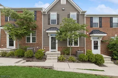 1211 English Ln, Parlin, NJ 08859