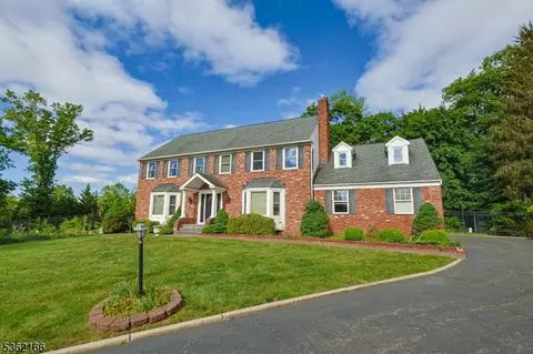 1 Willow Brook Ln, Annandale, NJ 08801