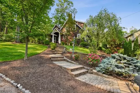 89 Maple St, Millburn, NJ 07041 photo 2