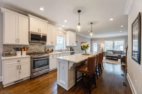 24 Gates Ave #A, Summit, NJ 07901 photo 2