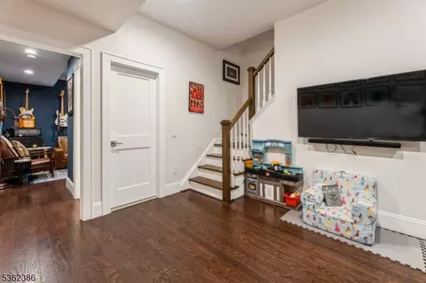 24 Gates Ave #A, Summit, NJ 07901 photo 42