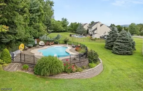 14 Barn Swallow Ct, Greenwich Twp, NJ 08886