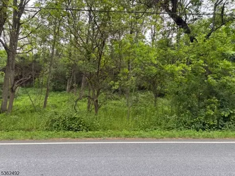 522 Delaware Rd, Hope Twp, NJ 07825