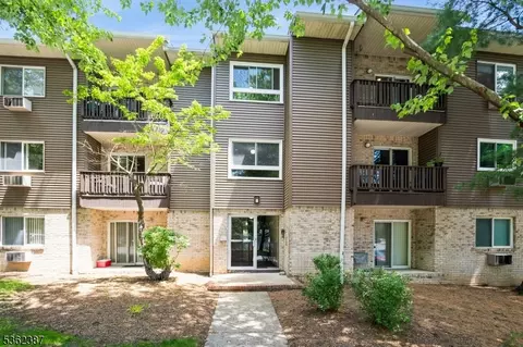 301 Federal Hill Rd, Pompton Lakes, NJ 07442