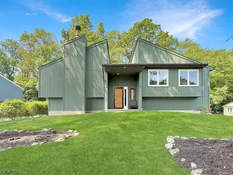 32 Summer Tree Run, Sparta, NJ 07871