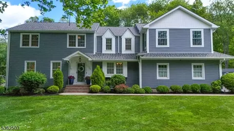 32 Launcelot Ln, Basking Ridge, NJ 07920