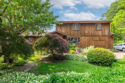 84 Brooklyn Rd, Stanhope, NJ 07874