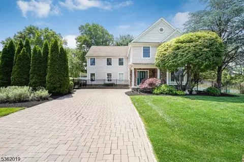 27 Morris Ave, Montville, NJ 07045