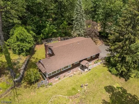 63 Edgemont Rd, Watchung, NJ 07069