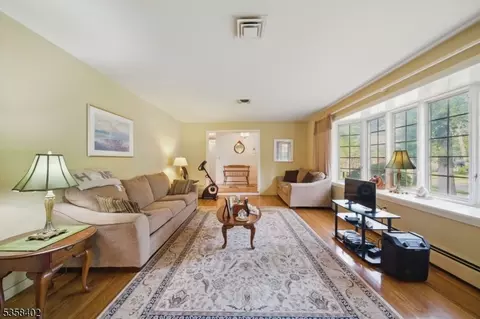 53 Hershey Rd, Wayne, NJ 07470 photo 5