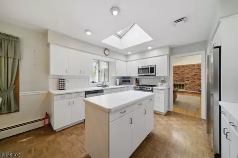 53 Hershey Rd, Wayne, NJ 07470 photo 9