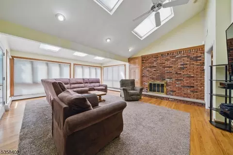 53 Hershey Rd, Wayne, NJ 07470 photo 15