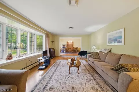 53 Hershey Rd, Wayne, NJ 07470 photo 4