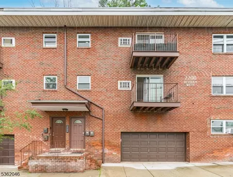 2200 Paterson Plank Rd #23, North Bergen, NJ 07047