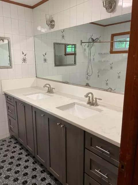 297 Terhune Dr, Wayne, NJ 07470 photo 12