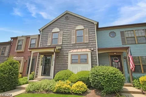 33 Wood Duck Ct, Hackettstown, NJ 07840