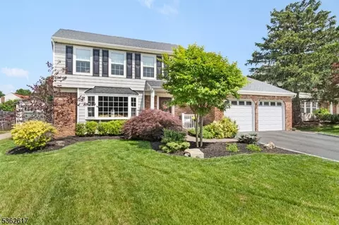 49 Lavender Dr, Edison, NJ 08820