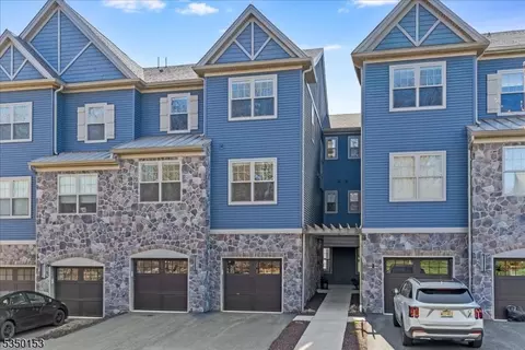 505 Mariners Pointe, Hopatcong, NJ 07843