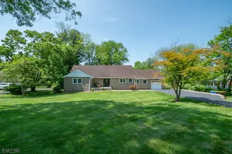 1666 Valley View Rd, Martinsville, NJ 08836