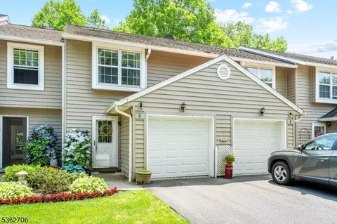 6 Pelican Pt, Newton, NJ 07860