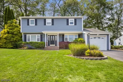 27 Circle Dr, Rockaway, NJ 07866