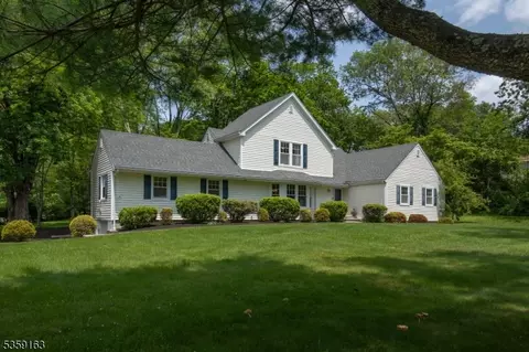 41 Lake Rd, Basking Ridge, NJ 07920