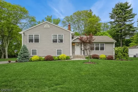 26 Shadowlawn Dr, Livingston, NJ 07039